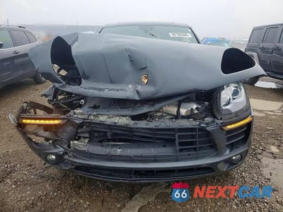 Piąte zdjęcie samochodu w środku: 2018 PORSCHE MACAN VIN:WP1AA2A50JLB03652 - miniatura