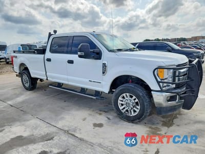 Czwarte zdjęcie samochodu z boku: 2017 FORD F350 SUPER DUTY VIN:1FT8W3BT7HEE65822 - miniatura