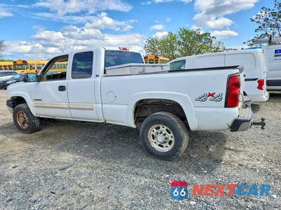 Drugie zdjęcie samochodu z przodu: 2004 CHEVROLET SILVERADO K2500 HEAVY DUTY VIN:1GCHK29UX4E232161 - miniatura