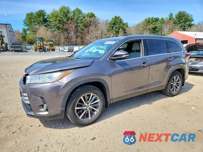 2019 TOYOTA HIGHLANDER XLE 5TDJZRFH1KS615703 - główne zdjęcie licytacji z USA - miniatura
