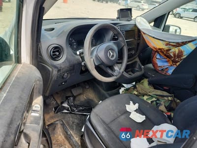 Zdjęcie 8 z 12 samochodu: 2016 MERCEDES BENZ METRIS VIN:WD3PG2EA4G3160148 - miniatura