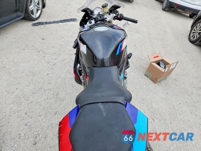 Zdjęcie 6 z 10 samochodu: 2015 BMW S 1000 RR VIN:WB10D2105FZ352412 - miniatura