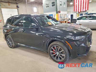Czwarte zdjęcie samochodu z boku: 2025 BMW X5 XDRIVE40I VIN:5UX23EU05S9W56988 - miniatura