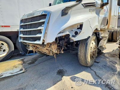 Zdjęcie 9 z 10 samochodu: 2020 FREIGHTLINER CASCADIA 126