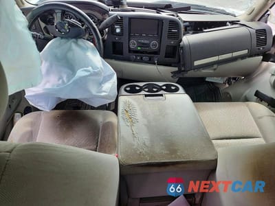 Zdjęcie 8 z 12 samochodu: 2011 CHEVROLET SILVERADO C1500 LT VIN:3GCPCSE04BG362213 - miniatura