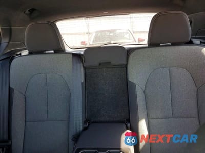 Zdjęcie 10 z 12 samochodu: 2025 VOLVO XC40 CORE VIN:YV4L12UJ2S2470060 - miniatura