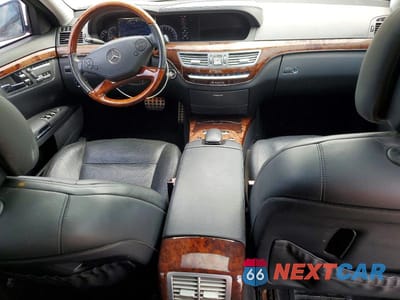 Zdjęcie 8 z 12 samochodu: 2011 MERCEDES-BENZ S 550 4MATIC VIN:WDDNG8GB6BA374817 - miniatura