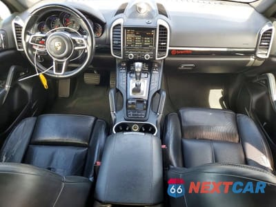 Zdjęcie 8 z 13 samochodu: 2016 PORSCHE CAYENNE VIN:WP1AA2A20GLA10290 - miniatura
