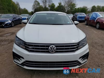 Piąte zdjęcie samochodu w środku: 2018 VOLKSWAGEN PASSAT S VIN:1VWAA7A38JC014857 - miniatura