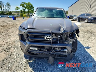 Piąte zdjęcie samochodu w środku: 2024 TOYOTA TACOMA SR5 VIN:3TMKB5FN2RM016035 - miniatura