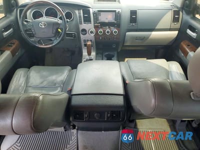 Zdjęcie 8 z 12 samochodu: 2011 TOYOTA TUNDRA CREWMAX LIMITED VIN:5TFFY5F10BX103056 - miniatura