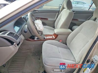 Zdjęcie 7 z 12 samochodu: 2004 TOYOTA CAMRY XLE VIN:4T1BE30K64U347291 - miniatura