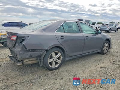 Trzecie zdjęcie samochodu z tyłu: 2014 TOYOTA CAMRY SE VIN:4T1BF1FK5EU738278 - miniatura