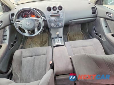 Zdjęcie 8 z 12 samochodu: 2011 NISSAN ALTIMA VIN:1N4AL2AP5BN430878 - miniatura