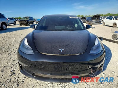 Piąte zdjęcie samochodu w środku: 2023 TESLA MODEL 3 VIN:5YJ3E1EA2PF385501 - miniatura