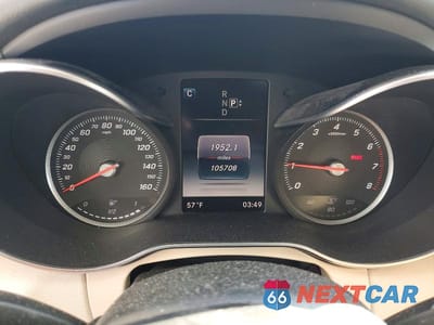 Zdjęcie 9 z 11 samochodu: 2015 MERCEDES-BENZ C 300 4MATIC VIN:55SWF4KB4FU050925 - miniatura