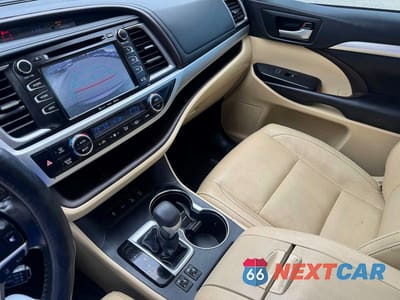Zdjęcie 9 z 13 samochodu: 2018 TOYOTA HIGHLANDER XLE VIN:5TDJZRFH0JS905980 - miniatura