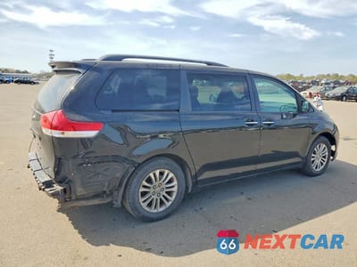 Trzecie zdjęcie samochodu z tyłu: 2013 TOYOTA SIENNA XLE 8-PASSENGER VIN:5TDYK3DC8DS370537 - miniatura