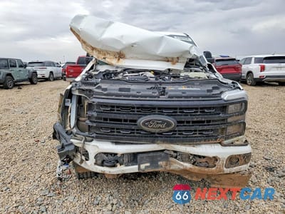 Piąte zdjęcie samochodu w środku: 2024 FORD F250 SUPER DUTY VIN:1FT8W2BTXREC10142 - miniatura