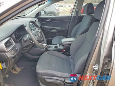 Zdjęcie 7 z 13 samochodu: 2016 KIA SORENTO LX V6 VIN:5XYPG4A5XGG023589 - miniatura