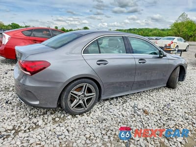 Trzecie zdjęcie samochodu z tyłu: 2019 MERCEDES-BENZ A 220 4MATIC VIN:WDD3G4FB0KW019484 - miniatura