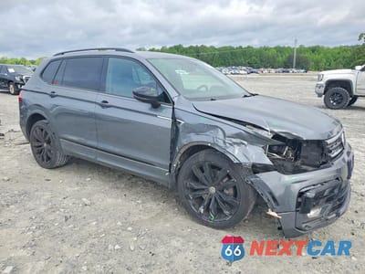 Czwarte zdjęcie samochodu z boku: 2020 VOLKSWAGEN TIGUAN SE VIN:3VV3B7AX3LM089187 - miniatura