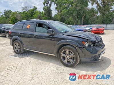 Czwarte zdjęcie samochodu z boku: 2016 DODGE JOURNEY CROSSROAD VIN:3C4PDCGG9GT153982 - miniatura