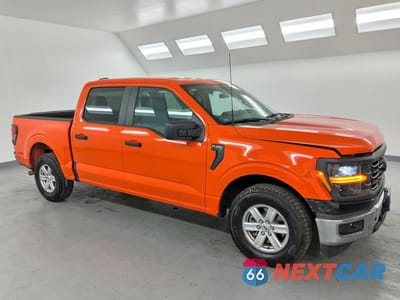 Czwarte zdjęcie samochodu z boku: 2024 FORD F150 XL VIN:1FTEW1K87RKE44071 - miniatura