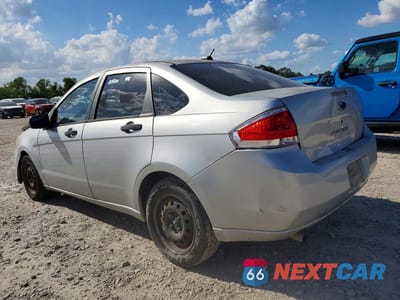 Drugie zdjęcie samochodu z przodu: 2009 FORD FOCUS S VIN:1FAHP34N19W102719 - miniatura