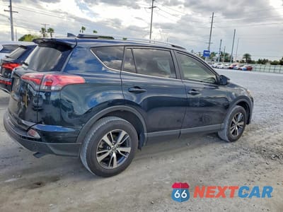 Trzecie zdjęcie samochodu z tyłu: 2018 TOYOTA RAV4 XLE VIN:JTMWFREV5JJ195848 - miniatura