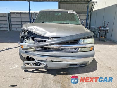 Piąte zdjęcie samochodu w środku: 2002 CHEVROLET SILVERADO C1500 VIN:2GCEC19V921350087 - miniatura