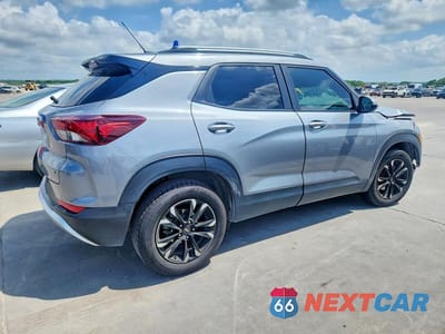 Trzecie zdjęcie samochodu z tyłu: 2023 CHEVROLET TRAILBLAZER LT VIN:KL79MPS27PB157216 - miniatura