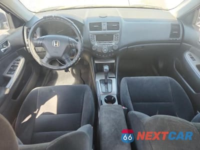 Zdjęcie 8 z 12 samochodu: 2006 HONDA ACCORD EX VIN:1HGCM56736A011002 - miniatura