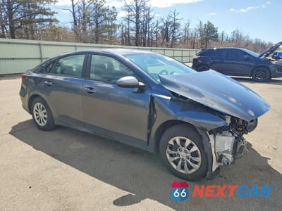 Czwarte zdjęcie samochodu z boku: 2023 KIA FORTE LX VIN:3KPF24AD6PE677987 - miniatura