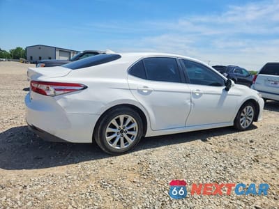 Trzecie zdjęcie samochodu z tyłu: 2020 TOYOTA CAMRY LE VIN:4T1C11AK6LU936052 - miniatura