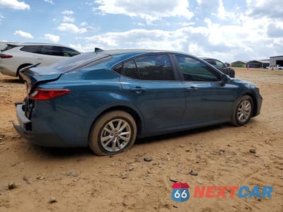 Trzecie zdjęcie samochodu z tyłu: 2026 TOYOTA CAMRY LE VIN:4T1DAACK0TU216795 - miniatura
