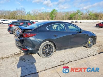 Trzecie zdjęcie samochodu z tyłu: 2024 MAZDA 3 SELECT SPORT VIN:3MZBPABMXRM418549 - miniatura