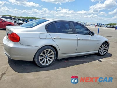 Trzecie zdjęcie samochodu z tyłu: 2011 BMW 328 I VIN:WBAPH7C59BE850638 - miniatura