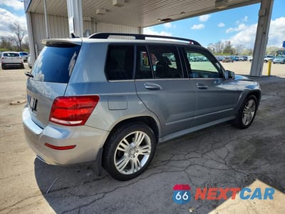 Trzecie zdjęcie samochodu z tyłu: 2015 MERCEDES-BENZ GLK 350 4MATIC VIN:WDCGG8JB0FG388320 - miniatura
