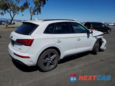 Trzecie zdjęcie samochodu z tyłu: 2025 AUDI Q5 E PREMIUM PLUS 55 VIN:WA1E2AFY0S2019605 - miniatura