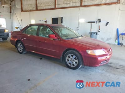 Czwarte zdjęcie samochodu z boku: 2001 HONDA ACCORD EX VIN:1HGCG56631A068534 - miniatura