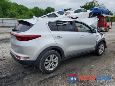 Trzecie zdjęcie samochodu z tyłu: 2017 KIA SPORTAGE LX VIN:KNDPM3AC1H7240173 - miniatura
