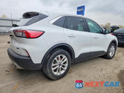 Trzecie zdjęcie samochodu z tyłu: 2021 FORD ESCAPE SE VIN:1FMCU9BZ0MUA68858 - miniatura
