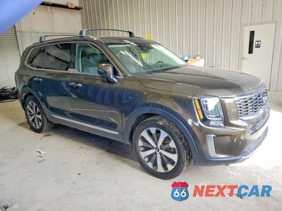 Czwarte zdjęcie samochodu z boku: 2021 KIA TELLURIDE S VIN:5XYP64HC1MG143526 - miniatura
