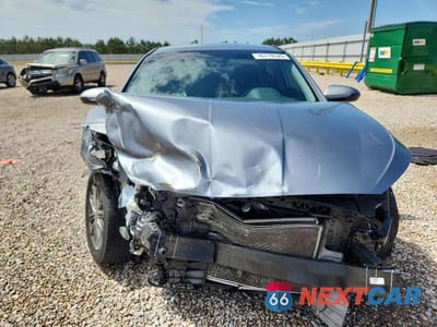 Piąte zdjęcie samochodu w środku: 2019 HYUNDAI ELANTRA SE VIN:KMHD74LF0KU868673 - miniatura