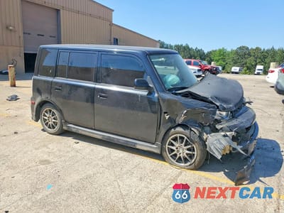 Czwarte zdjęcie samochodu z boku: 2005 TOYOTA SCION XB VIN:JTLKT334054028370 - miniatura