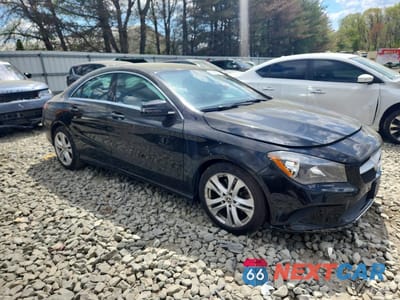 Czwarte zdjęcie samochodu z boku: 2019 MERCEDES-BENZ CLA 250 4MATIC VIN:WDDSJ4GB1KN739796 - miniatura