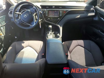 Zdjęcie 8 z 12 samochodu: 2018 TOYOTA CAMRY LE VIN:4T1B11HKXJU527857 - miniatura