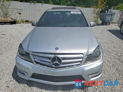 Piąte zdjęcie samochodu w środku: 2012 MERCEDES-BENZ C 250 VIN:WDDGF4HBXCR210461 - miniatura