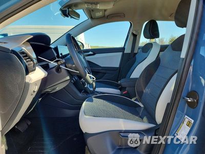 Zdjęcie 7 z 13 samochodu: 2025 VOLKSWAGEN TAOS S VIN:3VV8C7B25SM082083 - miniatura
